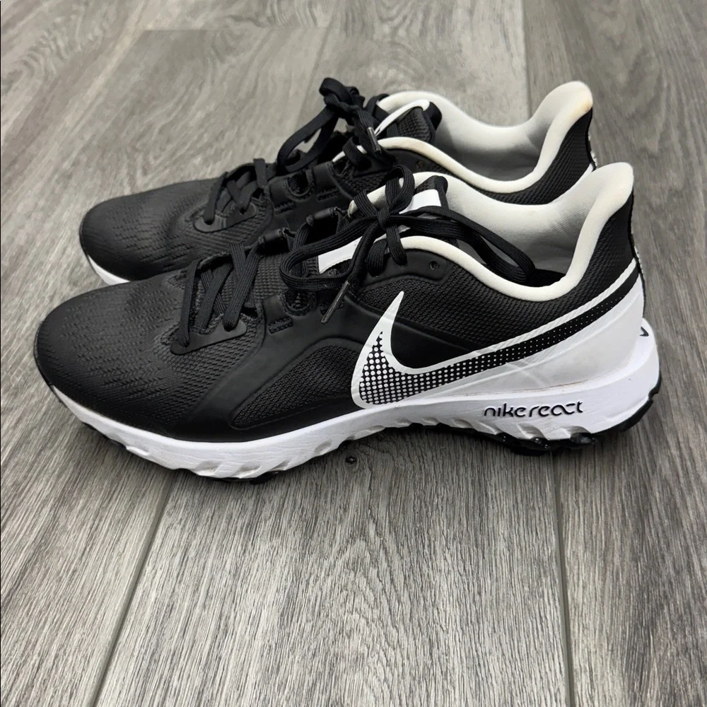 Nike React Black and White GOLF Shoes - Picture 4 of 5
